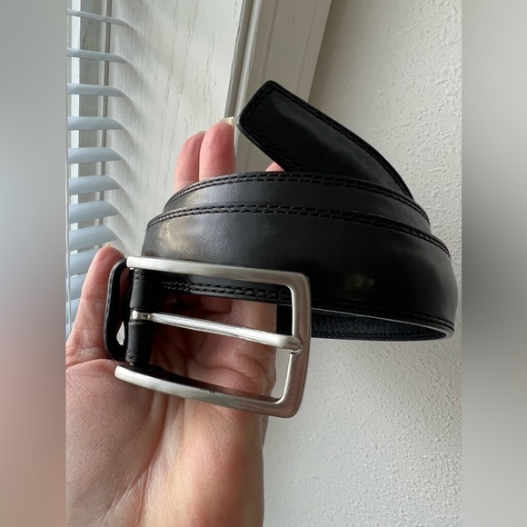 Michael Kors | Men's Italian Leather Belt Black | Size 42 | Silver Buckle - Picture 3 of 9